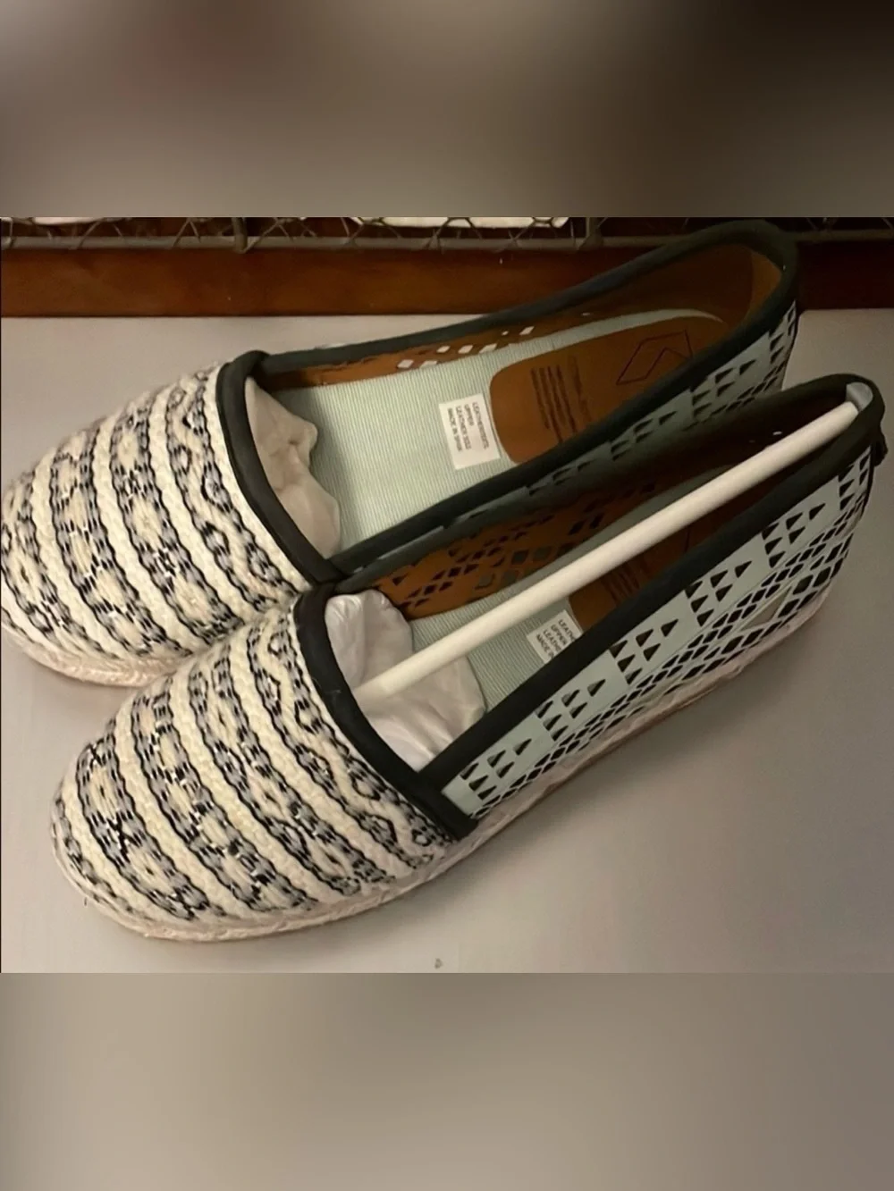 NWOB Cobra Society Women Wool & Leather Laser Cut Tapestry Espadrilles Size 6